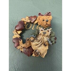 Bearwear Collection Heather's Hugs and Kisses Heart Wreath Pin Brooch Boyds Bear